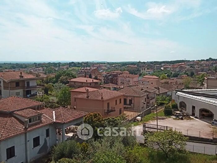 Appartamento trilocale in vendita in Fabrica Di Roma