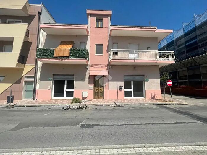 Appartamento quadrilocale in vendita in Via Torino Via Messapia, Grottaglie