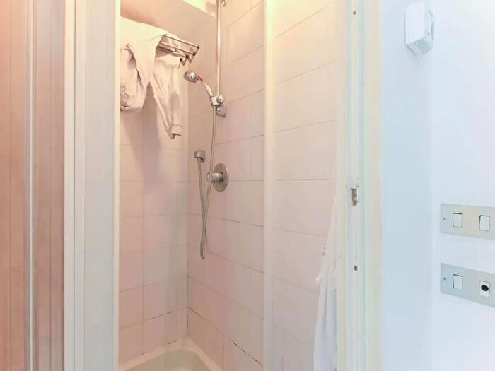 Appartamento monolocale in affitto in Corso Genova, Milano