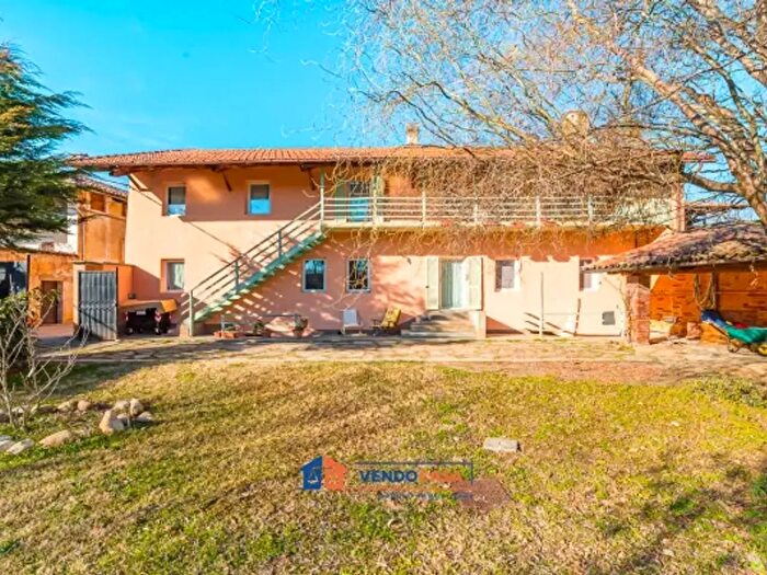 Casa con 6 locali in vendita in Via Castelletto, Busca