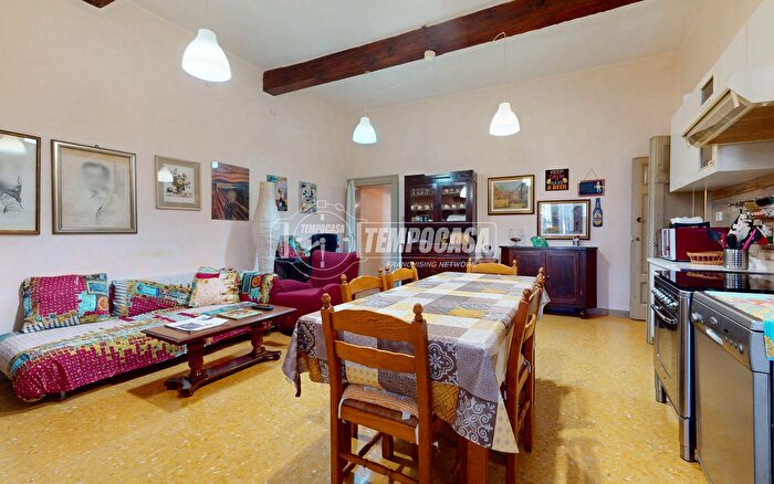 Appartamento quadrilocale in vendita in Via Attilio Mori, Mantova