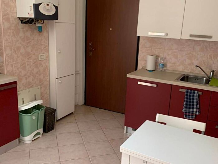 Appartamento bilocale in affitto in Via Felice Casati, Repubblica, Milano