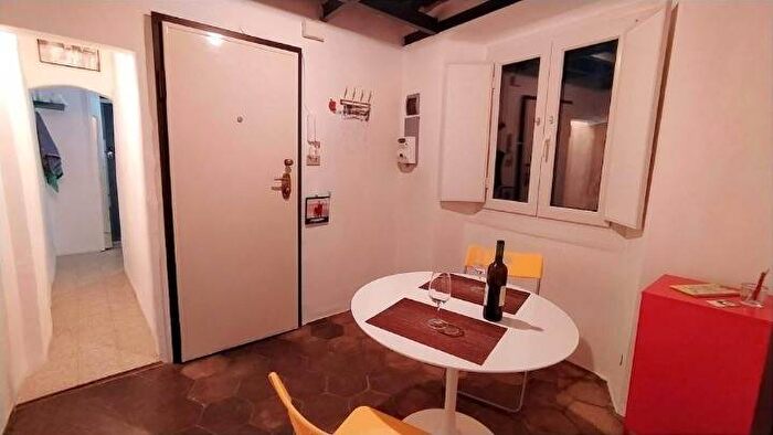 Appartamento bilocale in affitto in Vico Luna, Maddalena, Genova