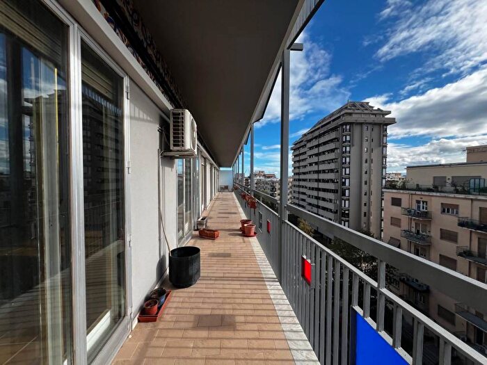 Appartamento con 6 locali in affitto in Via Duca della Verdura, Borgo Vecchio, Palermo