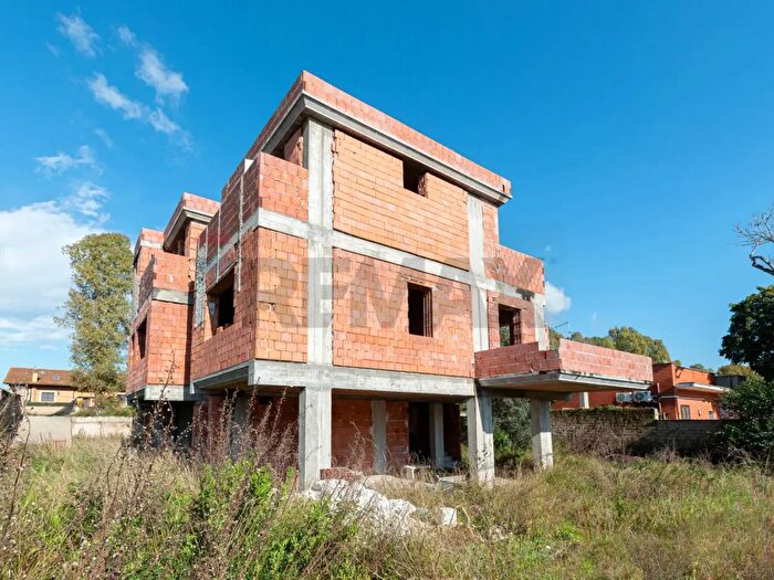 Casa con 10 locali in vendita in Via Giuseppe Botti, Roma