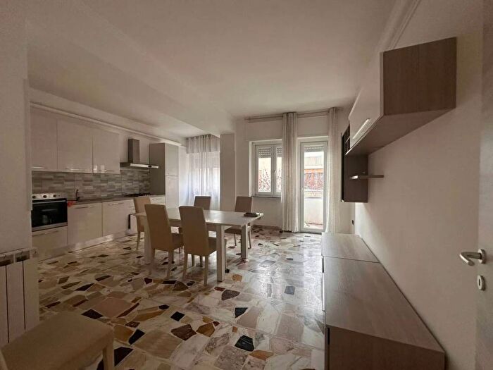 Appartamento quadrilocale in affitto in Via Vittorio Veneto, Centro, Avezzano