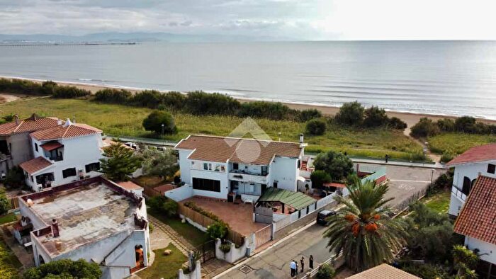 Appartamento trilocale in vendita in Via Lungo Mare Maddalena, Capoterra