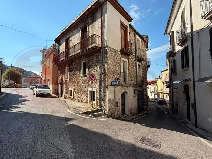 Casa con 10 locali in vendita in Via Rampa, Roccasecca