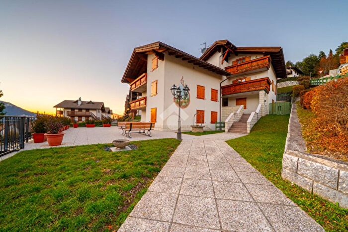 Appartamento trilocale in vendita in Via a Toscanini, Folgaria