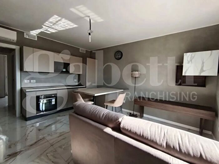 Appartamento bilocale in vendita in Via Ermenegildo Cantoni, Milano
