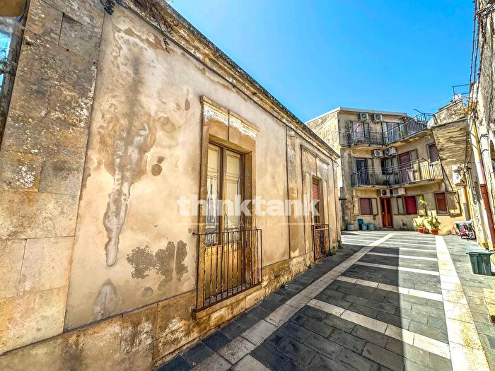 Casa quadrilocale in vendita in Ronco Frappantaleo, Palazzolo Acreide