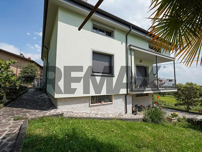 Casa quadrilocale in vendita in Sotto Il Monte Giovanni Xxiii
