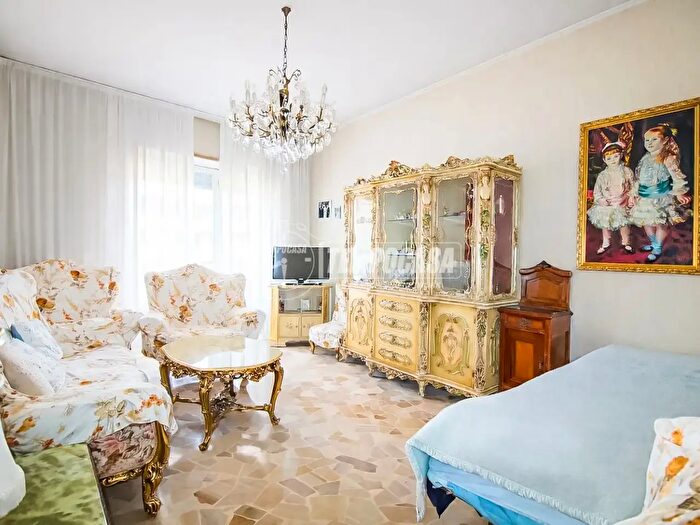 Appartamento trilocale in vendita in Corso Lodi a, Milano