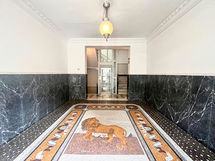 Appartamento con 6 locali in vendita in Via Pastrengo, Genova