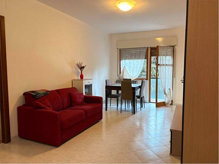 Appartamento con 5 locali in affitto in Via Antonio Pesenti, San Marco Oliveto, Perugia