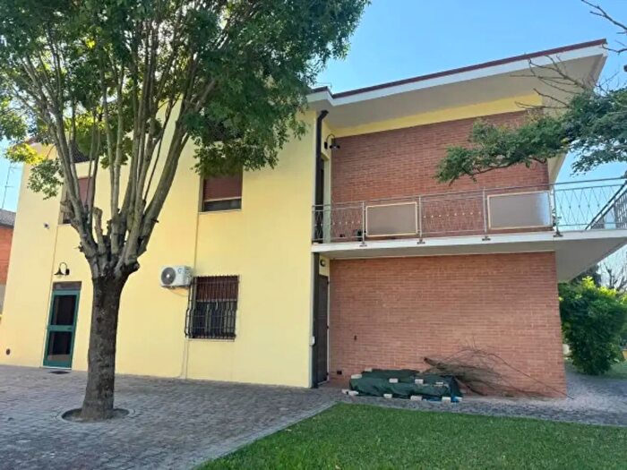 Casa con 6 locali in vendita in Poggio Renatico