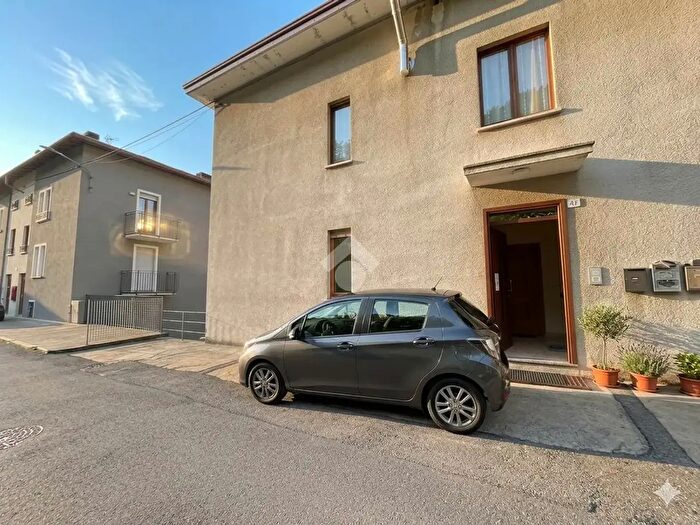 Appartamento trilocale in vendita in Via II Giugno, Sondalo