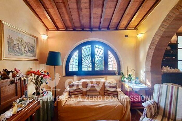 Casa con 5 locali in vendita in Via Tegoleto, Chiusi