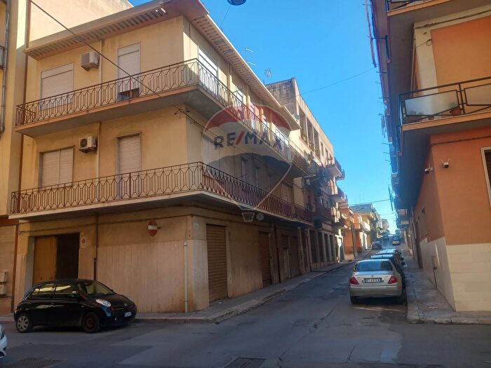 Casa con 14 locali in vendita in Via Firenze, Vittoria