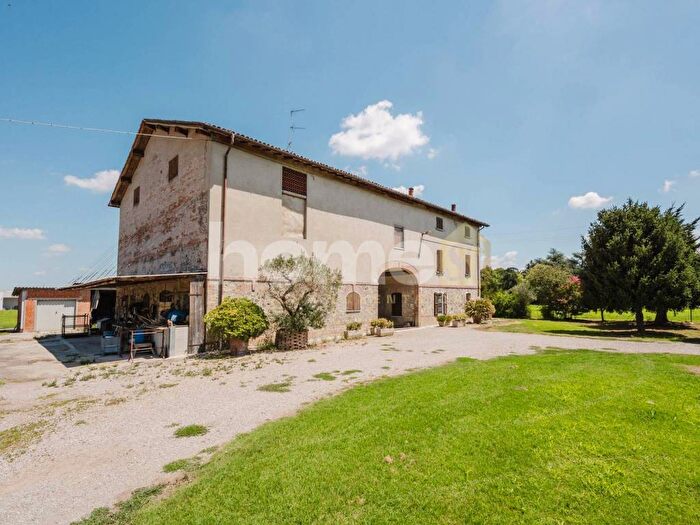Casa con 6 locali in vendita in Via dei Prati Vecchi Cavriago RE Italia, Cavriago