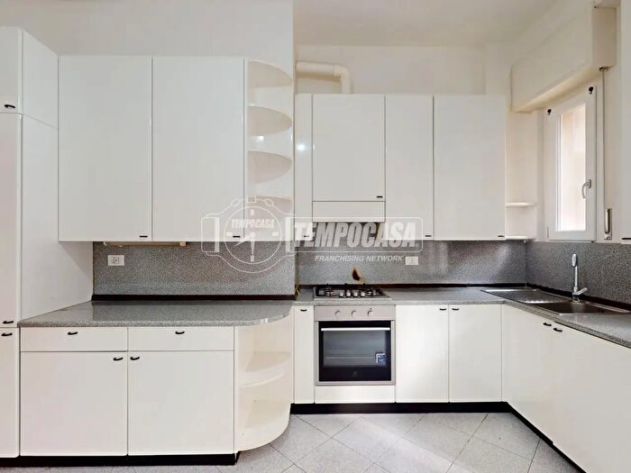 Appartamento trilocale in vendita in Via Lorenzo Bartolini, Milano