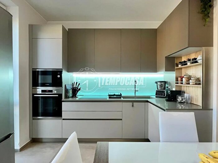 Appartamento trilocale in vendita in Via Casati a, Casatenovo