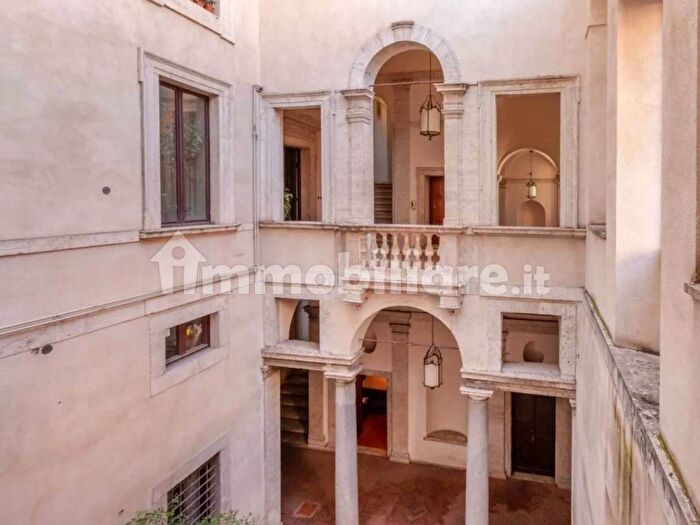 Appartamento quadrilocale in affitto in Via dei Vecchiarelli, Piazza Navona, Roma