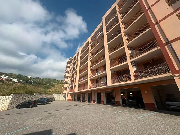 Appartamento quadrilocale in vendita in Strada Panoramica dello Stretto B, Messina