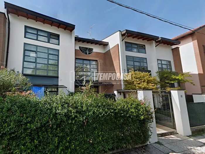 Appartamento bilocale in vendita in Via Po, Meda