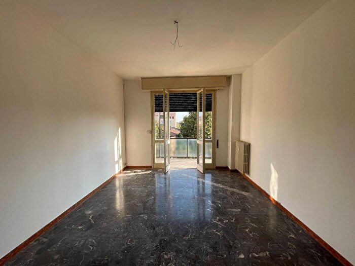 Appartamento trilocale in affitto in Via Archirola, Viali, Modena