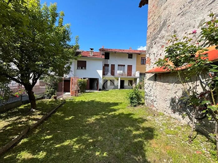 Casa quadrilocale in vendita in Via Alfredo d'Andrade, Pavone Canavese