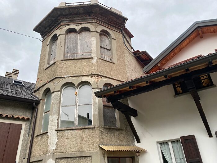 Casa con 7 locali in vendita in Via del Mercato, Corniglio