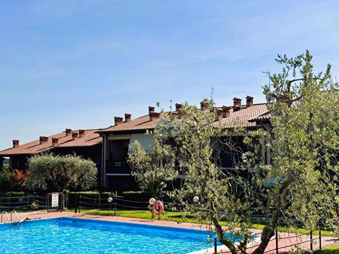 Appartamento trilocale in affitto in Via Tagliamento, Centro, Padenghe sul Garda