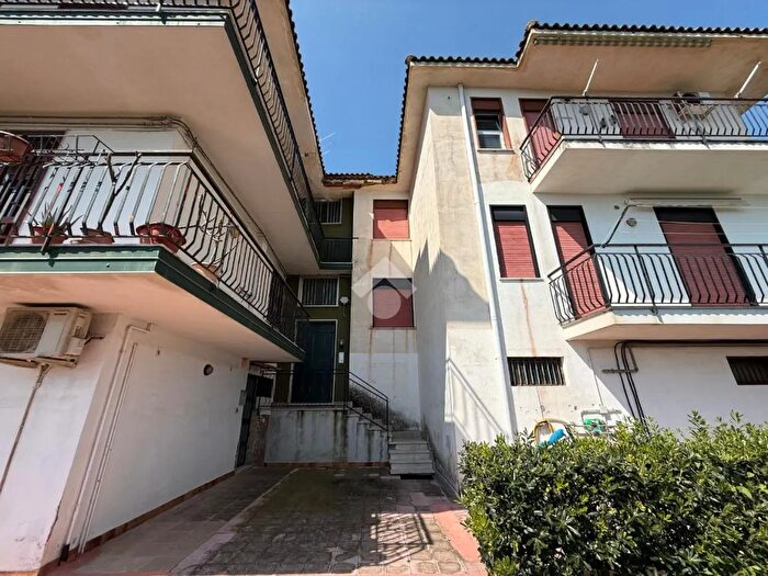 Appartamento quadrilocale in vendita in Via Strada, Riposto