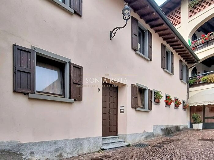 Appartamento con 7 locali in vendita in Torre De Roveri