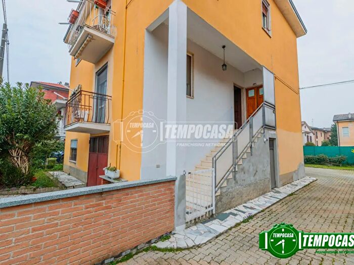 Casa con 6 locali in vendita in Via Dante Alighieri, Vidigulfo