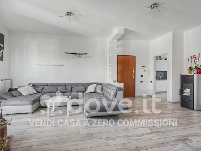 Appartamento trilocale in vendita in Via XX Settembre, Guanzate