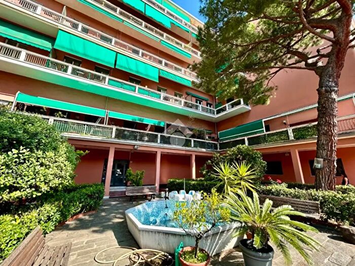 Appartamento bilocale in vendita in Via all'Asilo Davide E Delfina Garbarino, Genova