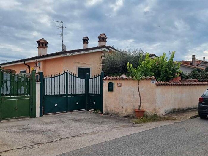 Casa trilocale in affitto in Via Gubbio, Nuova Florida, Ardea