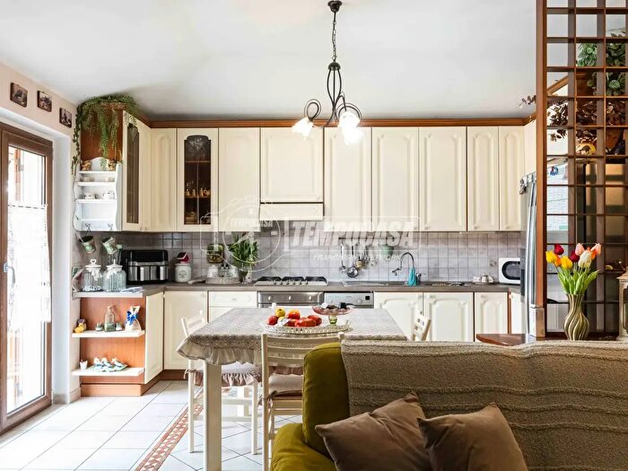 Appartamento trilocale in vendita in Viale Rimembranze, Sirone