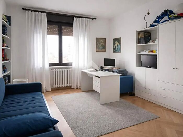 Appartamento trilocale in vendita in Piazza Massimo d'Azeglio, Alessandria