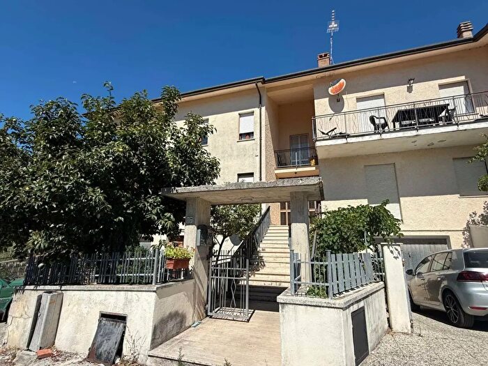 Appartamento con 5 locali in vendita in Via Puglia, Nocera Umbra