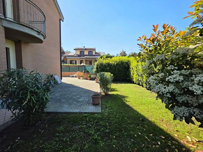Appartamento con 5 locali in vendita in Via Mario Careddu Diana, Asti