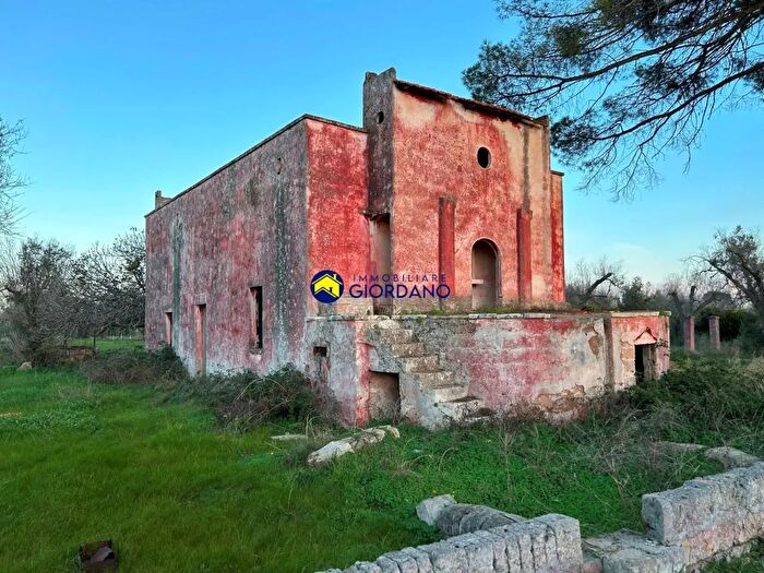 Casa con 5 locali in vendita in Via Faraschita, Squinzano