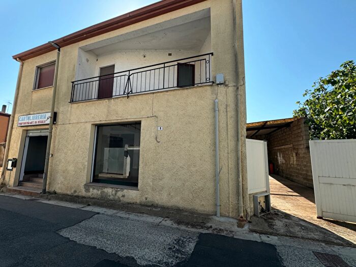 Casa con 6 locali in vendita in Decimoputzu