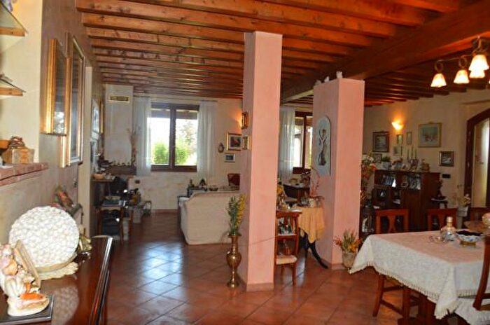 Casa con 6 locali in vendita in Via Ponte Grosso, Salsomaggiore Terme