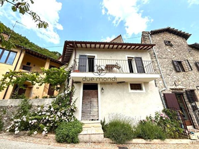 Casa bilocale in vendita in Strada Provinciale di Vallocchia a, Spoleto