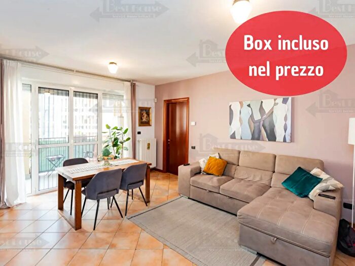 Appartamento trilocale in affitto in Via Caduti in Missione di Pace, Milano