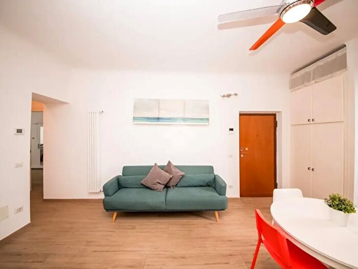 Appartamento quadrilocale in vendita in Via Elia Lombardini, Milano