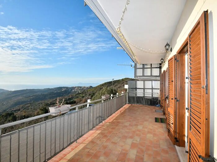 Appartamento trilocale in vendita in Via Giuseppe Verdi Snc, Prignano Cilento